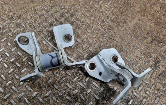Front door hinge set