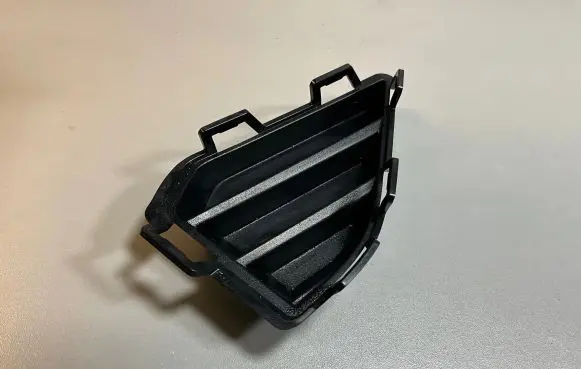 Chevrolet Camaro Front bumper lower grill 84112289