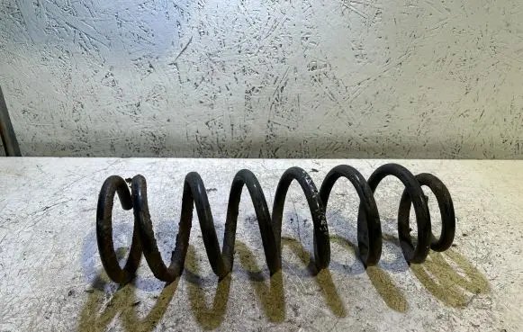 Toyota Corolla Verso AR10 Rear coil spring