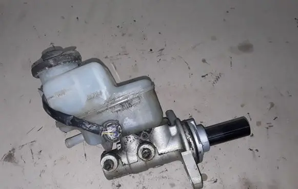 Toyota RAV 4 (XA30) Master brake cylinder NOCODE