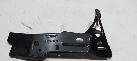 Audi A1 Fender mounting bracket 82A821136 112403S