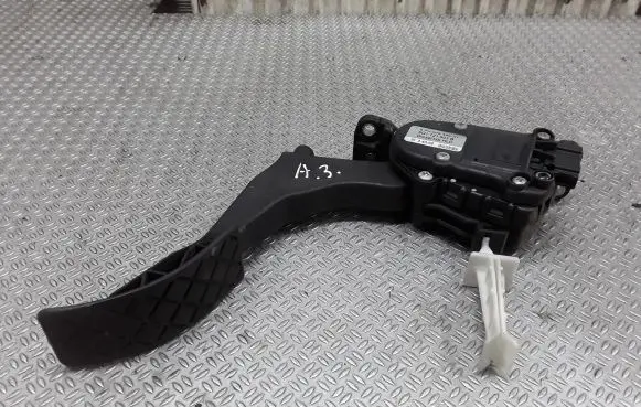 Audi A3 S3 8L Accelerator throttle pedal 6Q1721503B