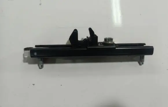 Opel Zafira B Seat belt adjustment rail 13193568