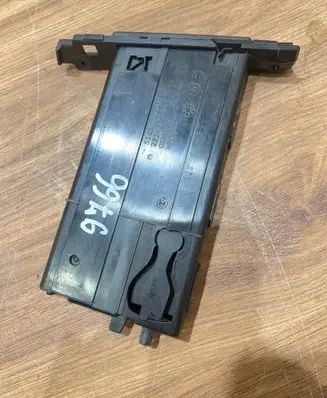 BMW 3 E90 E91 Cup holder 7127461 22167210 221672