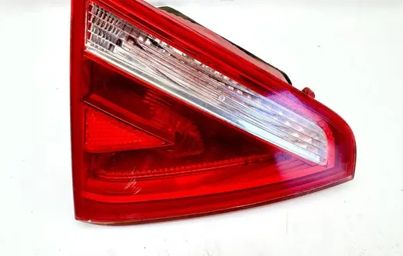Audi A5 8T 8F Tailgate rear/tail lights 8T0945093 54208