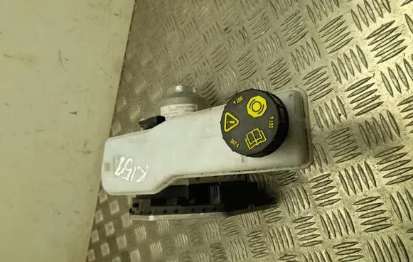 Master brake cylinder