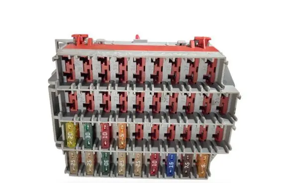 Volvo XC70 Fuse module 9162439