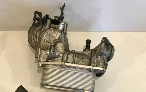 Engine oil radiator