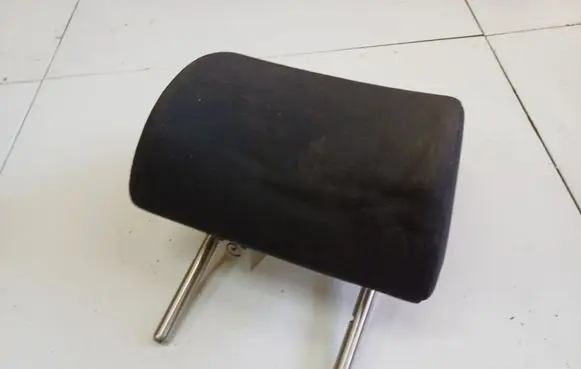 Volkswagen PASSAT B6 Front seat headrest 