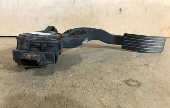 Citroen C3 Accelerator throttle pedal 6PV00908351 9682805780
