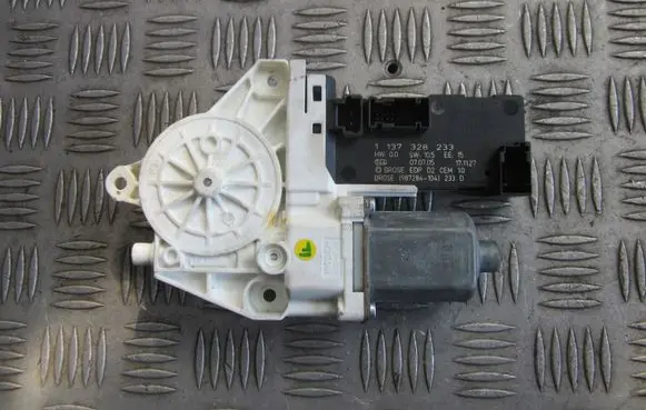 Peugeot 407 Front door window regulator motor 