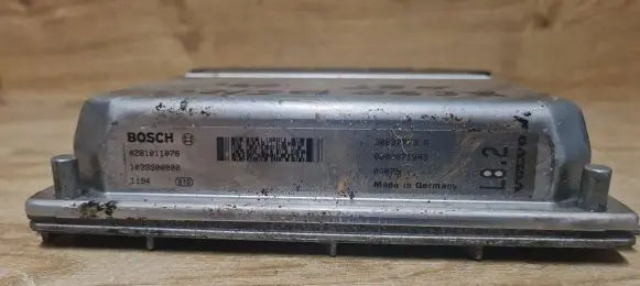 Volvo XC90 Engine control unit/module 0281011078