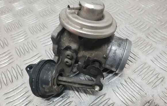 Skoda Fabia Mk1 (6Y) EGR valve 038129637