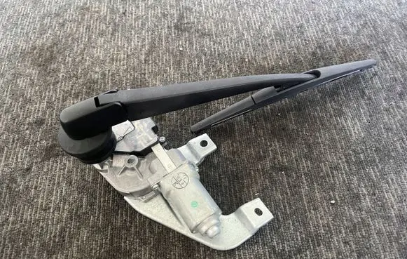 Suzuki SX4 S-Cross Rear window wiper motor
