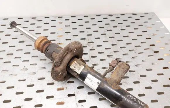 Volkswagen Golf VI Front shock absorber/damper 1T0413022DA