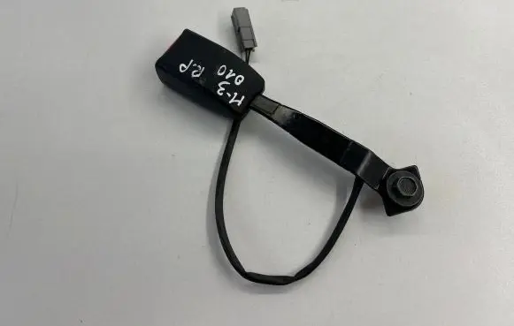 Mazda 3 II Front seatbelt buckle