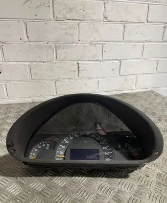 Mercedes-Benz C W203 Speedometer (instrument cluster) A2035401311