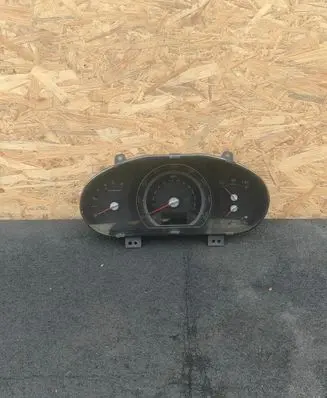 KIA Sportage Speedometer (instrument cluster) 940213U025
