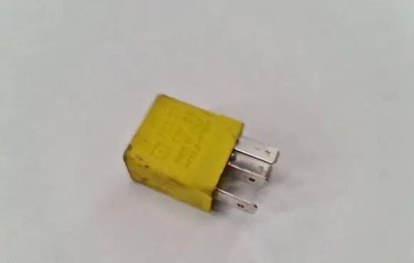 Opel Zafira A Other relay 24433728 70222