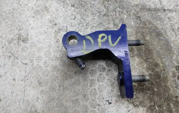 Mercedes-Benz C W205 Front door upper hinge