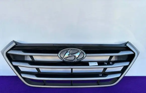 Hyundai Tucson TL Front bumper upper radiator grill 86351-D7000