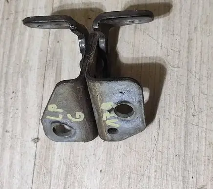 Jeep Grand Cherokee Front door upper hinge BS52