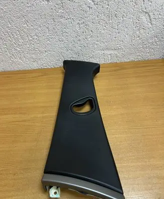 BMW 7 E65 E66 (B) pillar trim (top) 51437001 F6014
