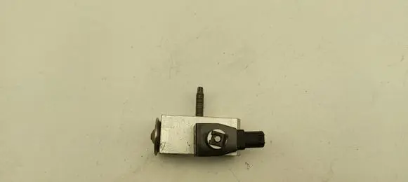 Tesla Model 3 Air conditioning (A/C) expansion valve 110187800A