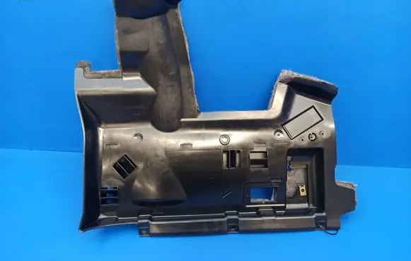 Mercedes-Benz C W203 Dashboard lower bottom trim panel A2036804739 105056