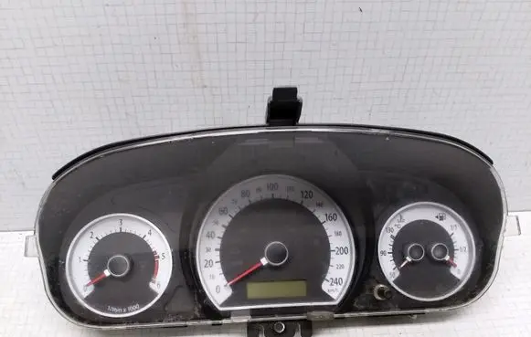 KIA Ceed Speedometer (instrument cluster) 940031H130