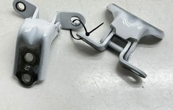 Rear door hinge set