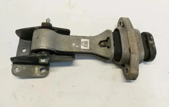 Engine mount vacuum valve