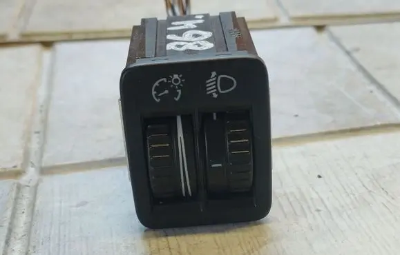 Volkswagen PASSAT B6 Headlight level height control switch 3C0941333A