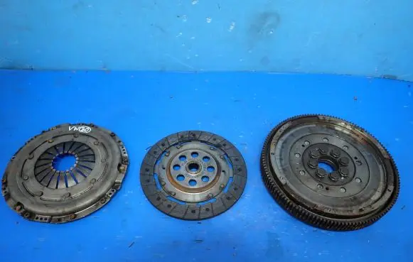 Volkswagen PASSAT B6 Clutch set kit 703558