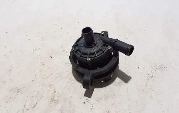 Volvo C40 Electric auxiliary coolant/water pump 32339644