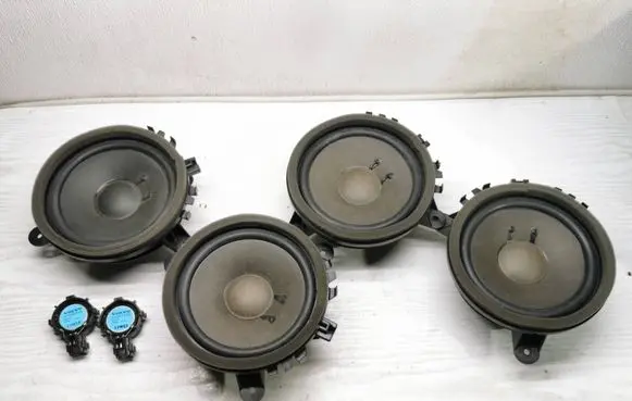 Volvo V70 Audio system kit 30657445 31252330 11W27