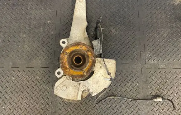 Land Rover Range Rover Sport L494 Front wheel hub spindle knuckle DPLA3K206BD