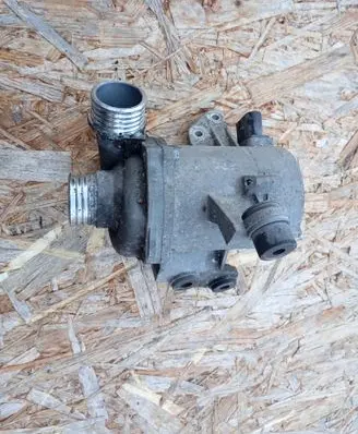 BMW 1 E81 E87 Water pump 30445331 304453310