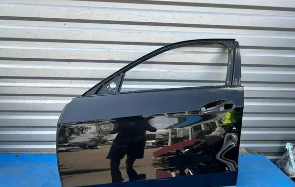 Mercedes-Benz E W212 Front door 2127220100