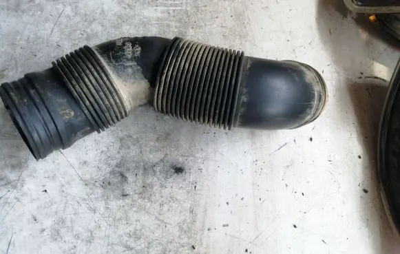 Seat Ibiza III (6L) Air intake duct part 6Q0129684P