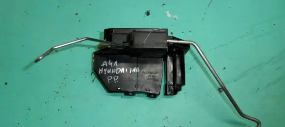 Hyundai i10 Front door lock