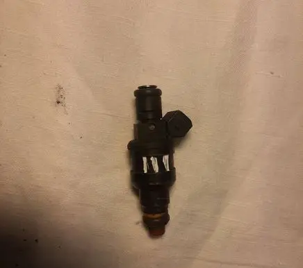 Audi A4 S4 B5 8D Fuel injector 058133551A