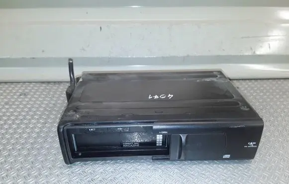 Lancia Thesis CD/DVD changer 902231063209 5WK78179