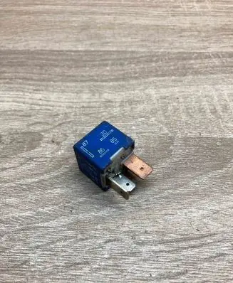 Volkswagen Golf III Other relay 857951253 899663