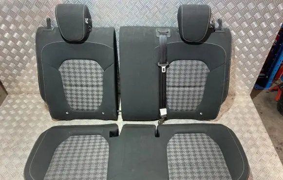 MG ZS Second row seats PK16910