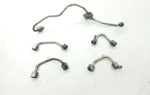 Fuel injector supply line/pipe