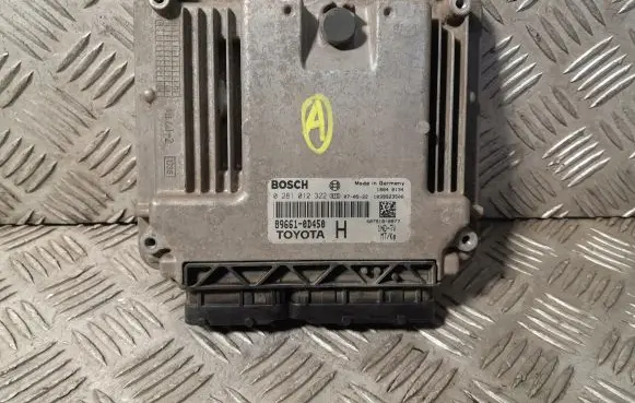 Toyota Yaris Engine control unit/module 896610D450