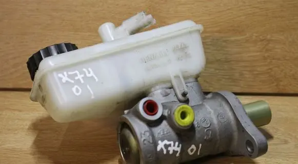 Renault Laguna II Master brake cylinder 41230030