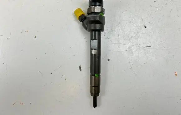 BMW 3 F30 F35 F31 Fuel injector 7798446