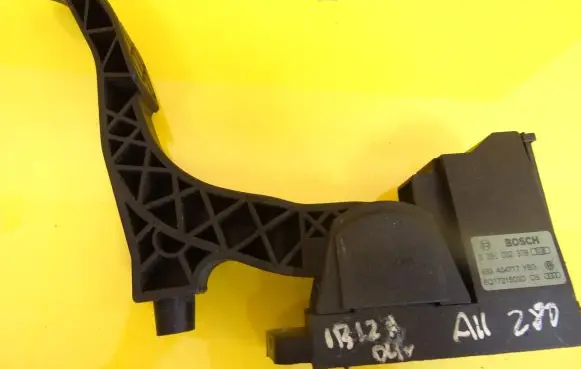 Seat Ibiza III (6L) Accelerator throttle pedal 0281002378